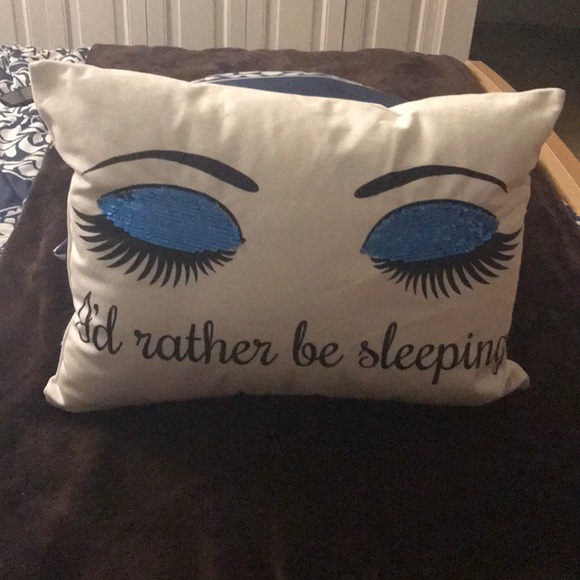 Accessories - Pillow